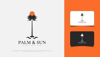 design del logo della palma e del sole in stile vintage, adatto per resort, viaggi o industria del turismo vettore