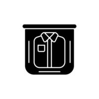 abbigliamento in sacchetto di plastica icona del glifo nero. involucro trasparente per l'imballaggio di indumenti. cose essenziali per il turista. oggetti da viaggio. simbolo di sagoma su uno spazio bianco. illustrazione vettoriale isolato