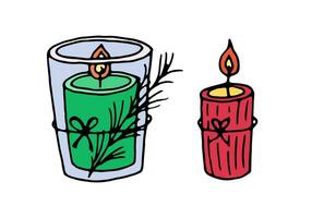 Natale ardente candele, verde nel un' bicchiere candeliere, rosso senza un' candeliere. vettore cartone animato scarabocchio illustrazione