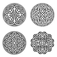 celtico ornamento circolare il giro mandala impostare. tatuaggio vichingo stile collezione. adulto colorazione pagina vettore