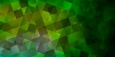 modello vettoriale verde chiaro con stile poligonale con cubi.