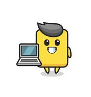 illustrazione della mascotte del cartellino giallo con un laptop vettore