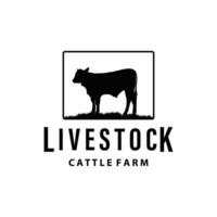 mucca logo, semplice bestiame azienda agricola disegno, bestiame silhouette, vettore distintivo per attività commerciale marca