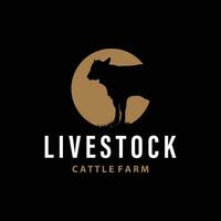 mucca logo, semplice bestiame azienda agricola disegno, bestiame silhouette, vettore distintivo per attività commerciale marca