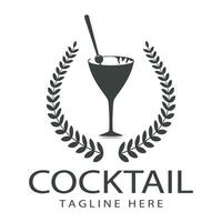 vettore semplice logo cocktail