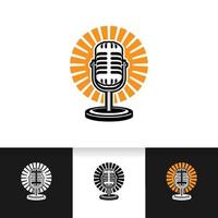 modello di logo podcast. microfono microfono e illustrazione dell'alba. vettore