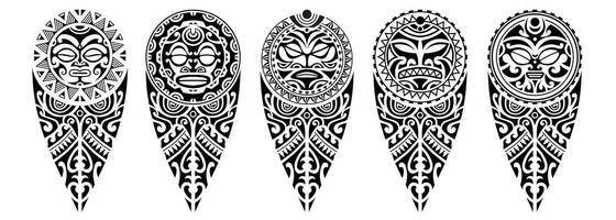 impostato di tatuaggio schizzo maori stile per gamba o spalla con sole simboli viso. nero e bianca. vettore