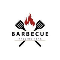 barbeque logo design bar ristorante caldo griglia fuoco logo e spatola semplice illustrazione vettore
