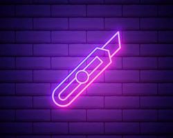 icona di coltello cancelleria al neon incandescente isolata su sfondo muro di mattoni vettore