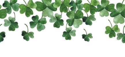 acquerello senza soluzione di continuità confine, telaio di verde Quattro foglia trifoglio le foglie. decorazione per st. Patrick giorno. vettore