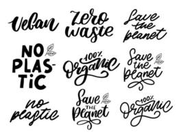 scritte a pennello set organico. parola disegnata a mano organica con foglie verdi. etichetta, modello di logo per prodotti biologici, mercati alimentari sani. vettore