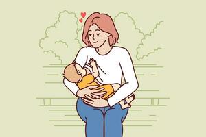 amorevole madre l'allattamento al seno bambino e sembra a bambino amorevolmente seduta su parco panca. cura donna divennero mamma chiamate per abbandonare artificiale latte nutrizione e l'allattamento al seno bambini. vettore
