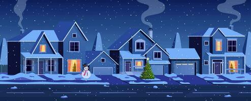 Residenziale case con Natale decorazione a notte. cartone animato inverno paesaggio strada con neve su tetti e vacanza ghirlande, Natale albero, pupazzo di neve. vettore illustrazione