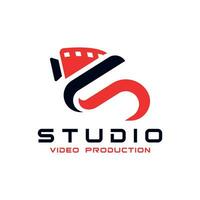 video studio produzione logo design icona marchio con telecamera creativo moderno semplice concetto vettore