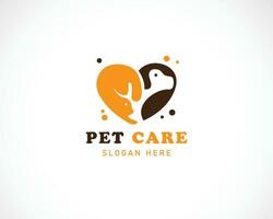 animale domestico cura logo creativo concetto cane e gatto cuore illustrazione vettore