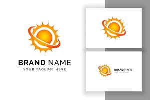modello di progettazione del logo dell'energia solare del sole. design del logo della tecnologia solare vettore