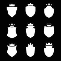 silhouette scudo icona impostato nel Vintage ▾ stile, proteggere scudo sicurezza linea icone. distintivo qualità simbolo, cartello, logo o emblema, vettore, corona. vettore