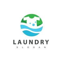 lavanderia logo modello. semplice lavanderia illustrazione logo con maglietta e appendiabiti simbolo. vettore