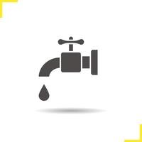 icona delle risorse idriche. simbolo della siluetta del rubinetto dell'ombra. rubinetto aperto con goccia d'acqua. spazio negativo. illustrazione vettoriale isolato