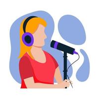 la giovane donna sta registrando un podcast. ragazza in cuffia e con un microfono, disegnata in uno stile piatto. illustrazione vettoriale