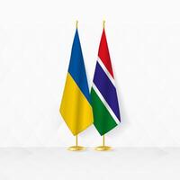 Ucraina e Gambia bandiere su bandiera In piedi, illustrazione per diplomazia e altro incontro fra Ucraina e Gambia. vettore