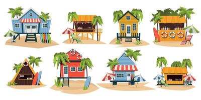 bungalow su spiaggia impostare. tropicale isola Casa con palma alberi, spiaggia capanna con tavola da surf e sabbia. vettore estate vacanza Paradiso isolato collezione
