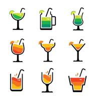 bevanda icona impostato vettore. mano disegnato alcolizzato cocktail. linea arte illustrazione di bicchieri per bevande vettore