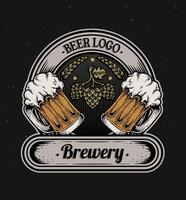 isolato retrò Vintage ▾ birra logo, vettore illustrazione birra bicchiere, emblema fabbrica di birra design su buio sfondo.