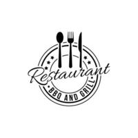 ristorante bbq e griglia logo design Vintage ▾ retrò etichetta cerchio con coltello, forchetta e cucchiaio icona vettore