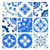 collezione di ceramica piastrelle con diverso tradizionale orientale modelli e antico decorativo ornamenti nel blu e bianca colori. vettore illustrazione nel Vintage ▾ azulejo o vittoriano stile.