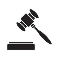 martello, icona del glifo con martello di corte. giustizia, simbolo di sagoma giurisdizione. offerta all'asta. vendere. spazio negativo. illustrazione vettoriale isolato
