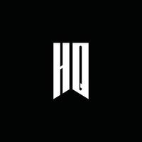 hq logo monogramma con stile emblema isolato su sfondo nero vettore