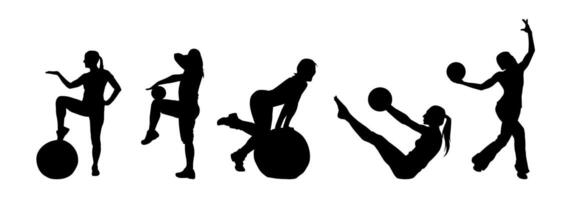 silhouette collezione di sportivo femmina fare Palestra allenarsi utilizzando ginnastica palla vettore