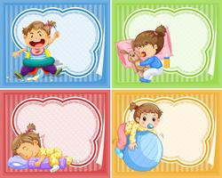 Quattro disegni di banner con neonati vettore