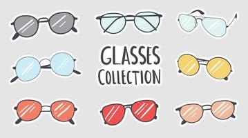 collezione di occhiali colorati per l'alba a mano