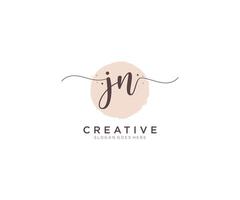 iniziale jn femminile logo bellezza monogramma e elegante logo disegno, grafia logo di iniziale firma, nozze, moda, floreale e botanico con creativo modello. vettore