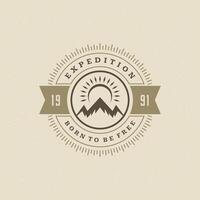 montagne logo design illustrazione. vettore