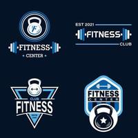 set di badge logo fitness con attrezzature sportive. etichette in stile vintage con simboli silhouette kettlebell e bilanciere vettore