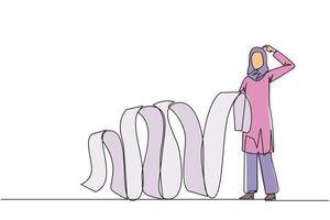 singolo uno linea disegno arabo donna d'affari Tenere un' lungo fatturazione carta penzoloni per il pavimento, uno di sua mani graffiare testa. confuso Come per pagare il fattura. continuo linea grafico illustrazione vettore