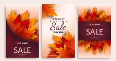 set di poster di vendita autunnale con foglie gialle, rosse, arancio realistiche e luminose e decorazioni con testo di sconto pubblicitario. illustrazione vettoriale. vettore