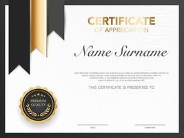 modello di certificato di diploma colore nero e oro con immagine vettoriale di lusso e stile moderno, adatto per l'apprezzamento. illustrazione vettoriale.