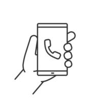 mano che tiene l'icona lineare dello smartphone. illustrazione di linea sottile. simbolo del contorno della chiamata in arrivo dello smartphone. disegno vettoriale isolato contorno