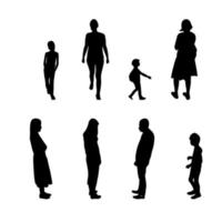 set di silhouette in bianco e nero che camminano persone e bambini. illustrazione vettoriale