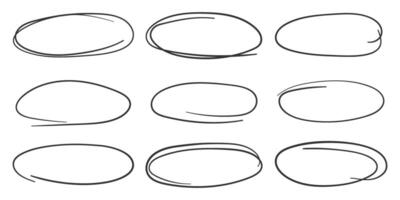 cerchio linea schizzo icona nel mano disegnato stile. circolare scarabocchiare scarabocchio illustrazione su isolato sfondo. matita o penna bolla cartello attività commerciale concetto. vettore