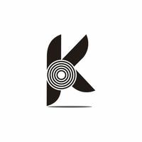 vettore del logo del simbolo di rotazione delle strisce del cerchio della lettera k
