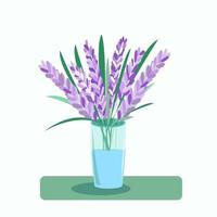 un mazzo di fiori di lavanda in un vaso sul tavolo vettore