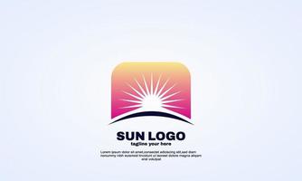 vettore sole sopra l'orizzonte logo design concept