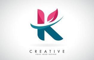 lettera k blu e rossa con foglia e logo swoosh creativo.