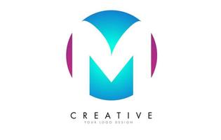 design colorato del logo della lettera m con tagli creativi e sfondo arrotondato blu e rosa sfumato. vettore