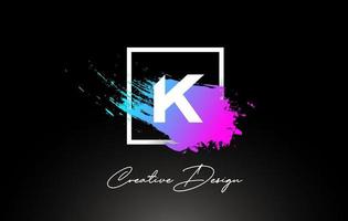 disegno del logo lettera pennello artistico k nei colori blu viola vettore